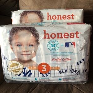 The honest company limited edition Yankees diapers